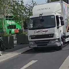 Truck Driver Plays Famous Songs on Horn - Dublin Ireland