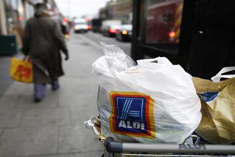 Easter Madness at Aldi: Dodge the Crowds or Face the Consequences