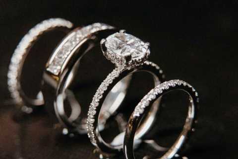 The Best Places to Buy Engagement Rings Online in 2025