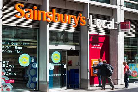 Deliveroo's Epic Fail: Shoppers Score Sainsbury's Hauls for Pennies While System Goes Haywire