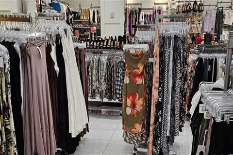 The Plus-Size Fashion Scene in Honolulu County, Hawaii