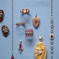 Exploring the World of Pre-Owned Jewelry: Finding Vintage and Antique Pieces
