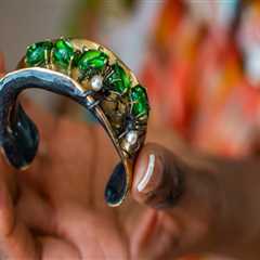 Incorporating Vintage Jewelry into Modern Fashion: Expert Tips